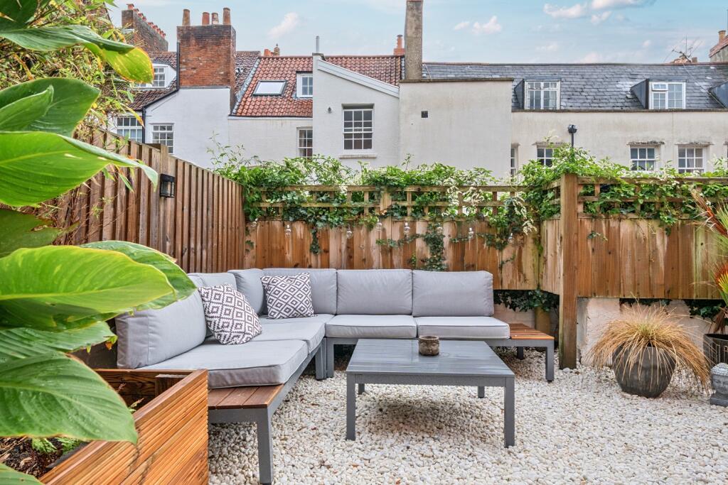 26 Granby Hill, Bristol photo 2