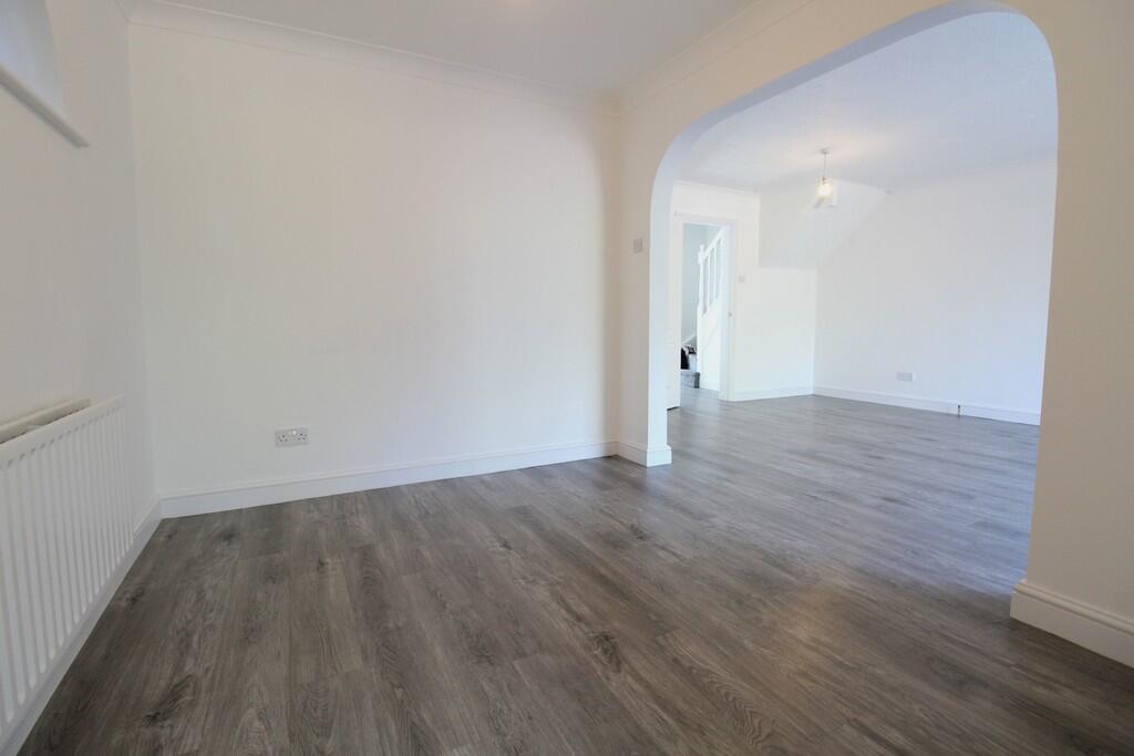 House in Sandy, Central Bedfordshire - More