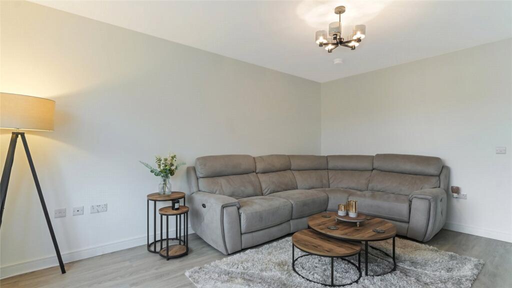 House in Falkirk, Clackmannanshire - More