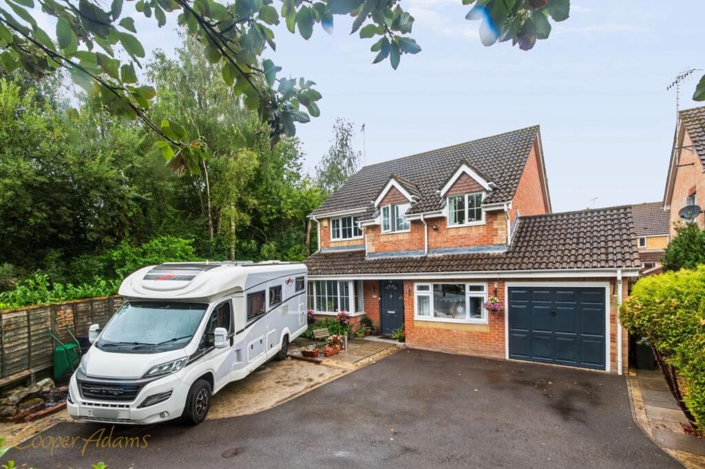 Kingfisher Drive, Littlehampton, BN17