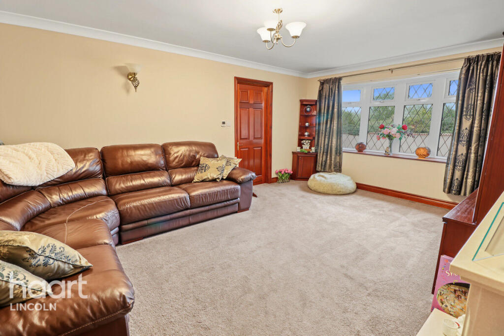 House in East Lindsey, Bucknall - View 5