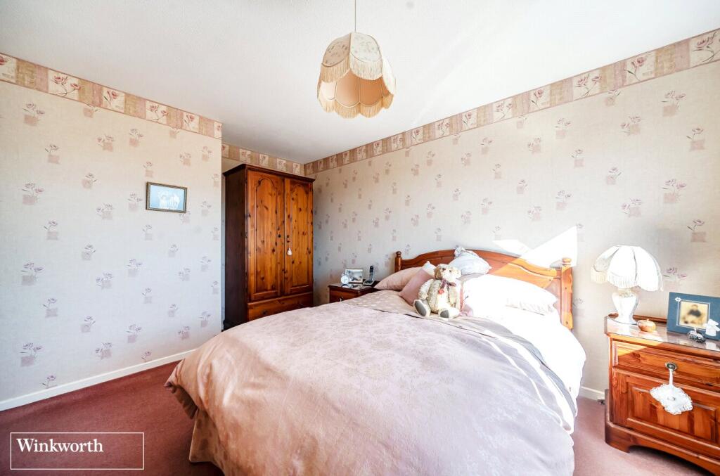 House in Basingstoke and Deane, Kempshott - More