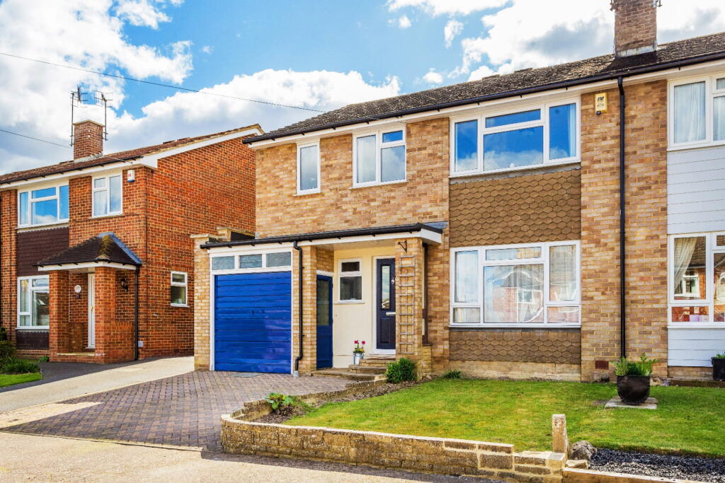 Main image of property: Haywardens, Lingfield, RH7 6DW