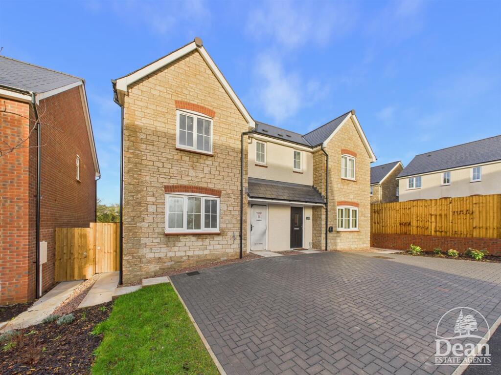 3-bed semi-detached on The Bewdley, Old Dairy Way, Netherend, Lydney, £315,000