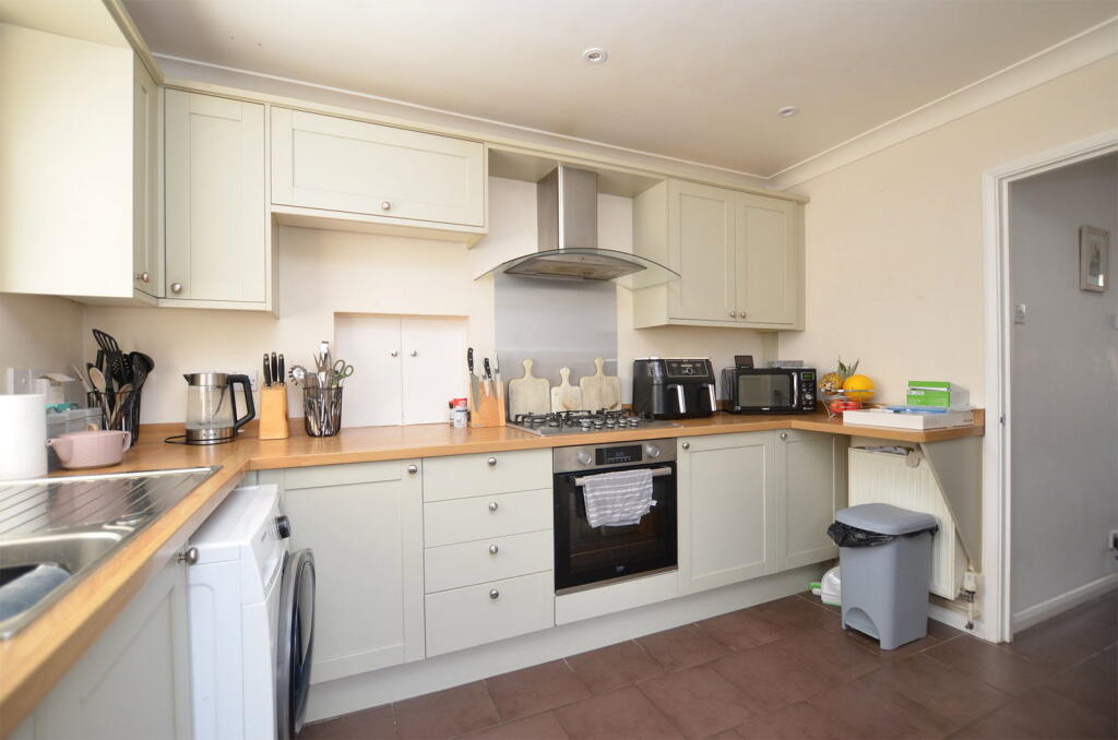 Greenacre Close, South Wootton photo 3