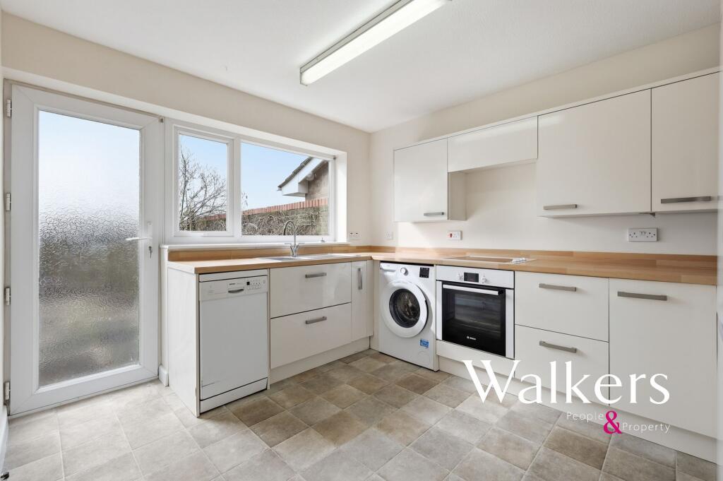 House in Brentwood, Ingatestone and Fryerning - More