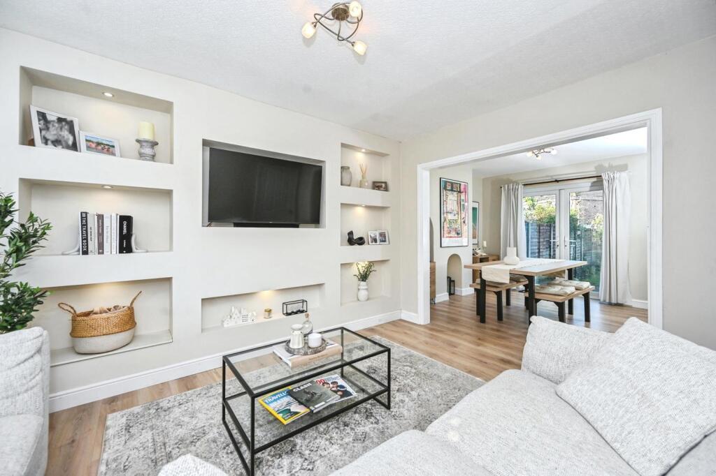 House in Warrington, Great Sankey - More