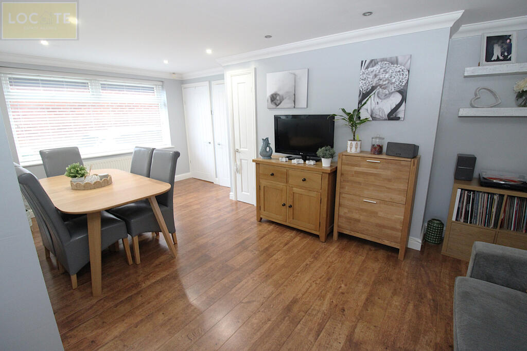 Mount Drive, Urmston, – pohled 5