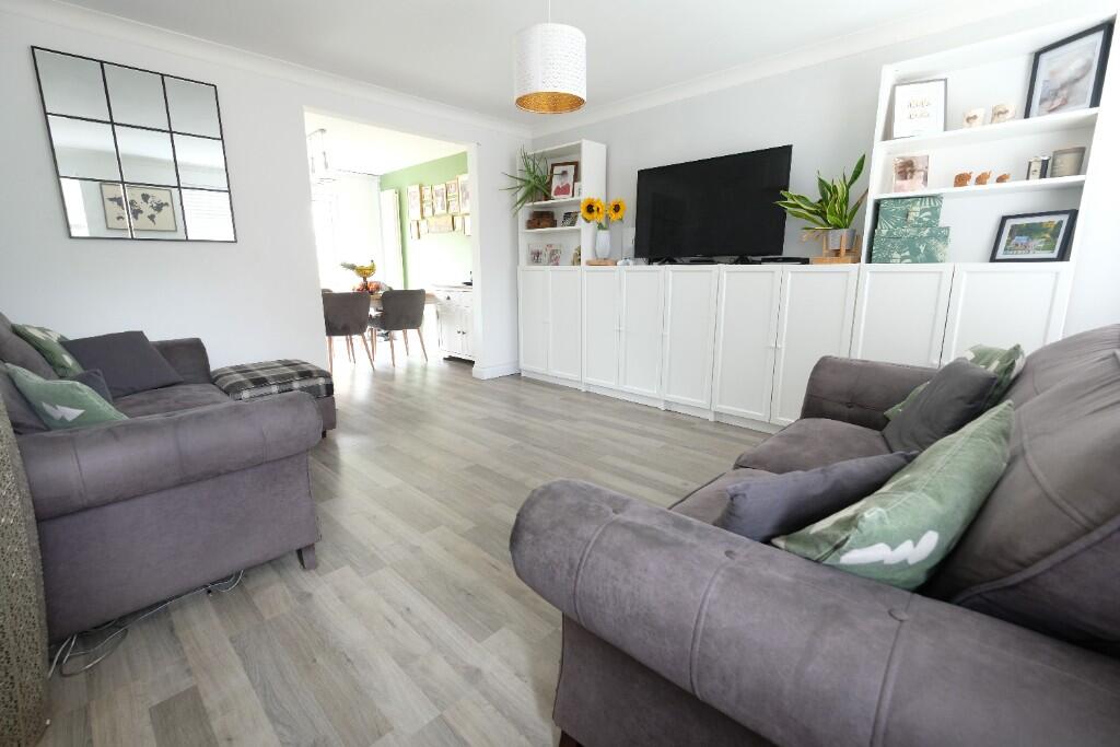 Canterbury Drive, Dibden, Southampton, SO45 5UU photo 2