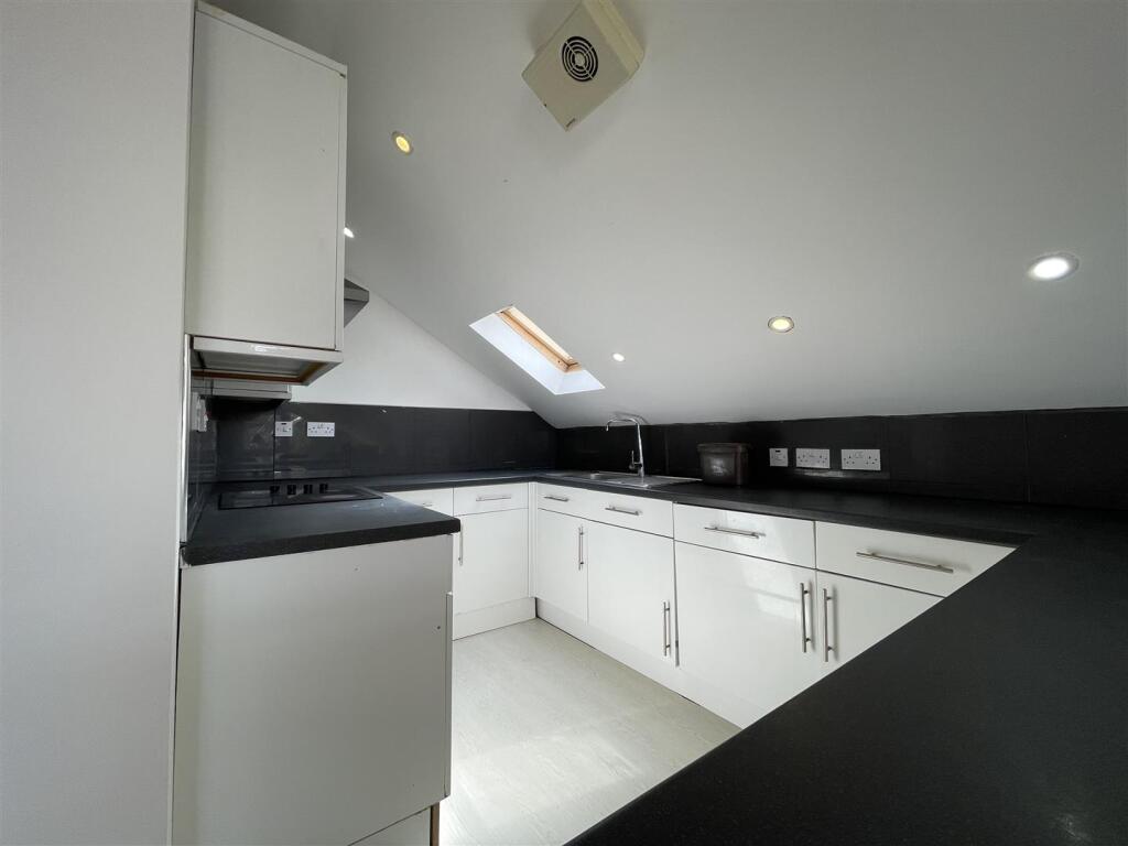 Apartment in Cardiff - View 2