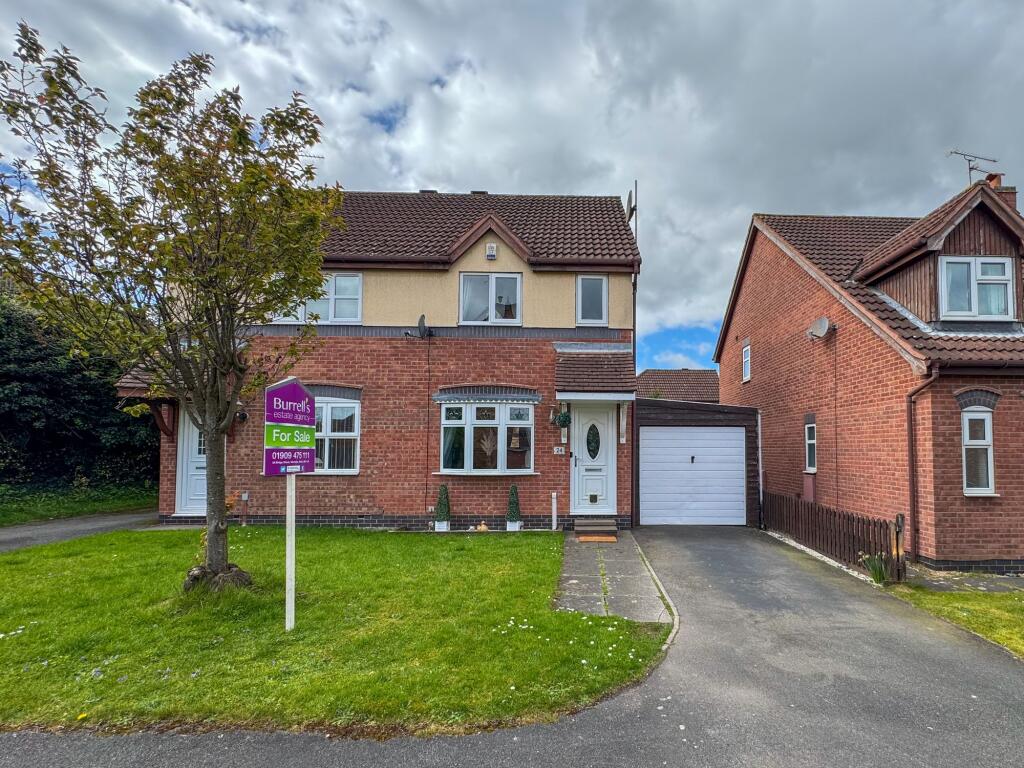 2-bed semi-detached on Manor Close, Worksop, S80, £170,000