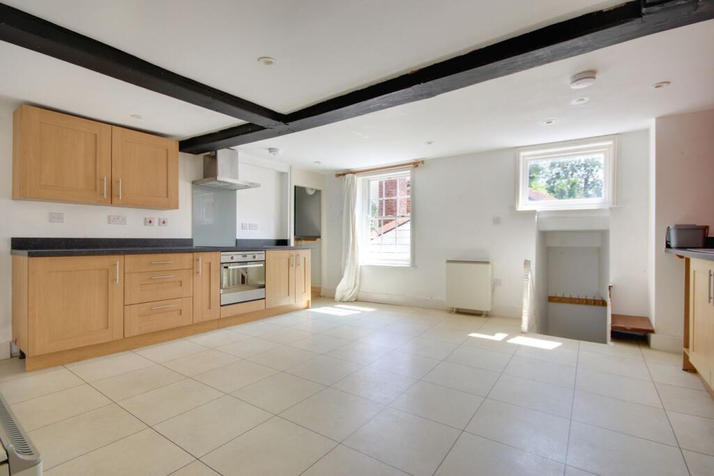 Apartment in Southampton - View 4