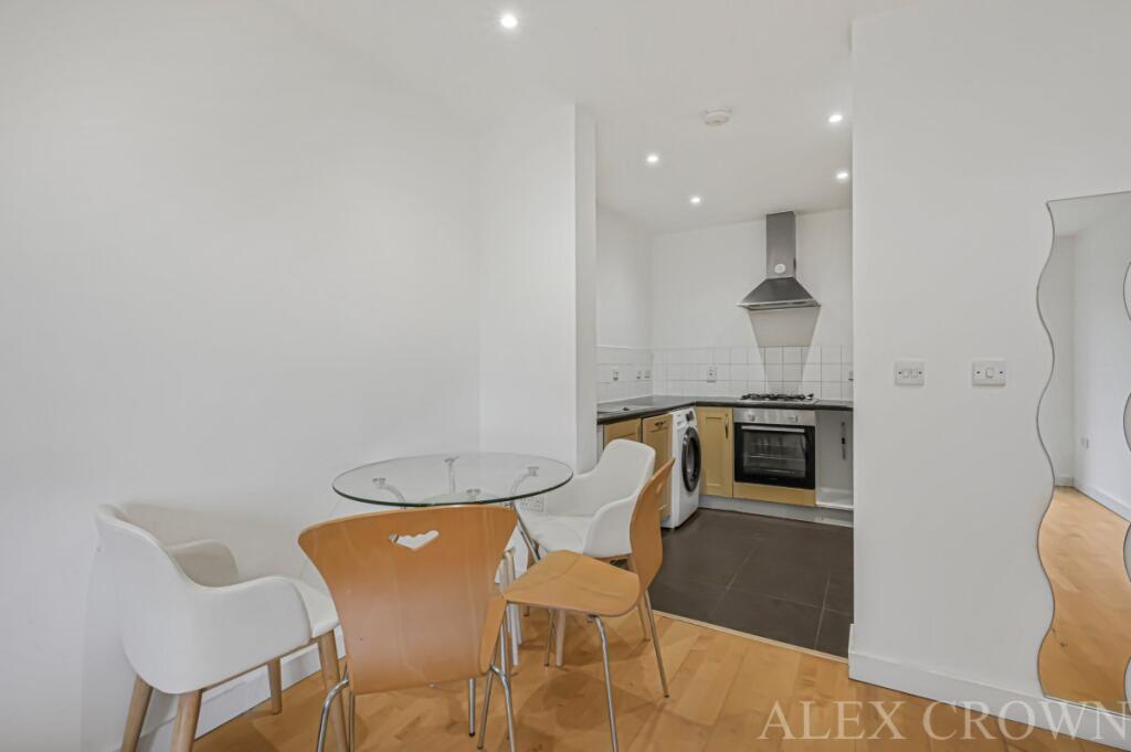 Apartment in London - View 5