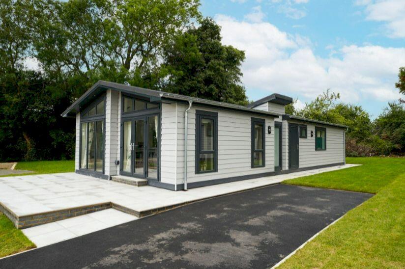 Holiday Lodges Available , Faringdon Grange Holiday Lodge Park, Great Coxwell Road, Faringdon , Oxfordshire, SN7 7LU - More
