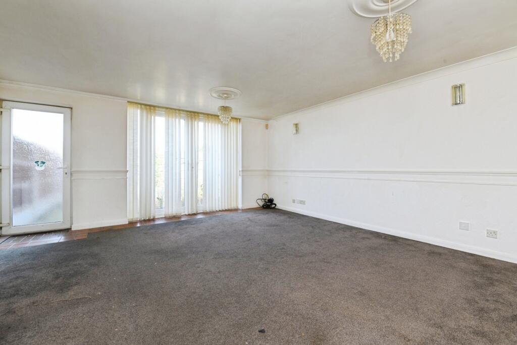 House in Basildon, Essex - View 2