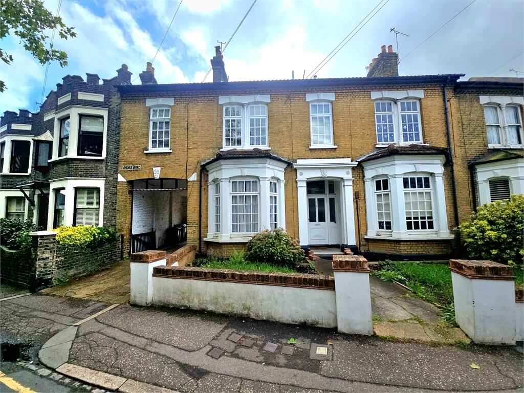 Main image of property: Avenue Road, Westcliff on sea, Westcliff on sea,