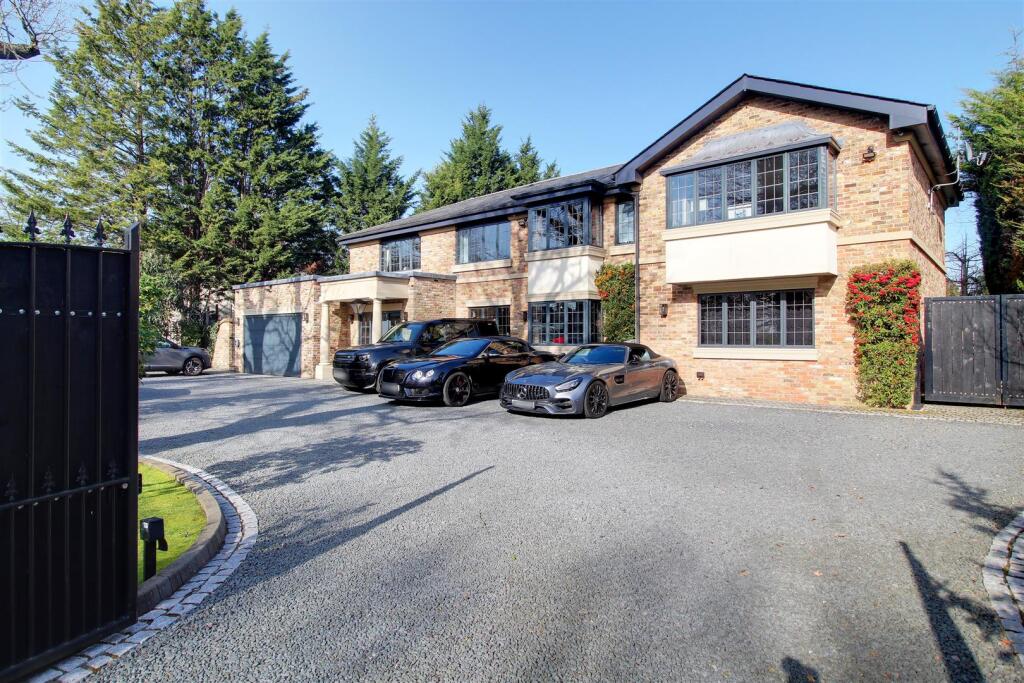 Main image of property: The Ridgeway, Cuffley