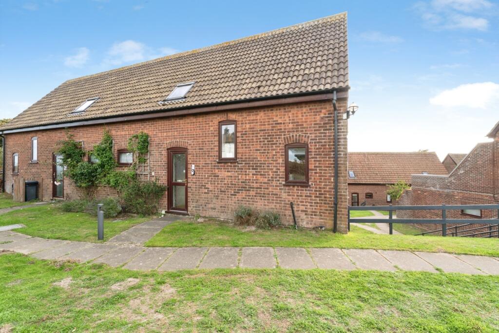3-bed terraced on Cromer Country Club, Cromer, Norfolk, NR27, £155,000