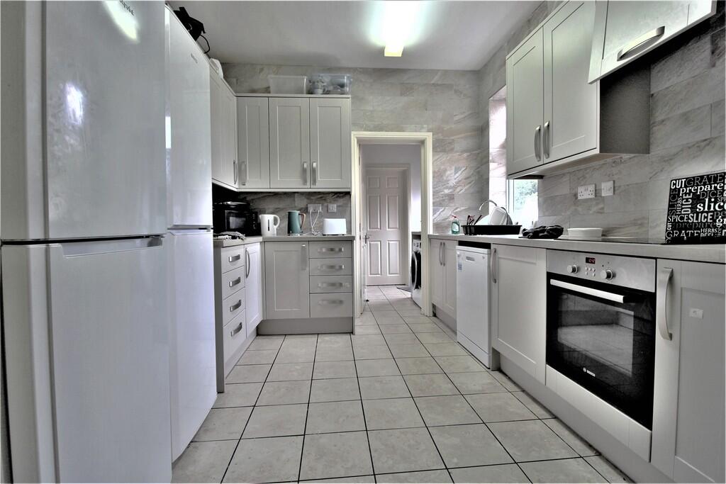 1 bedroom house share for rent