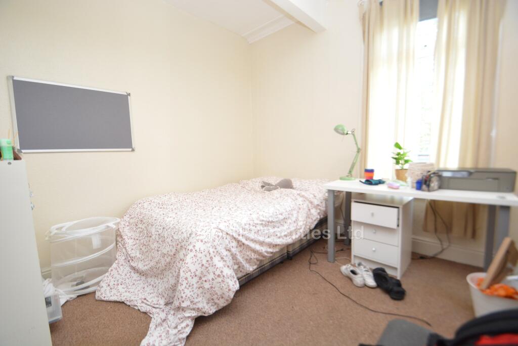 8 bedroom terraced house for rent