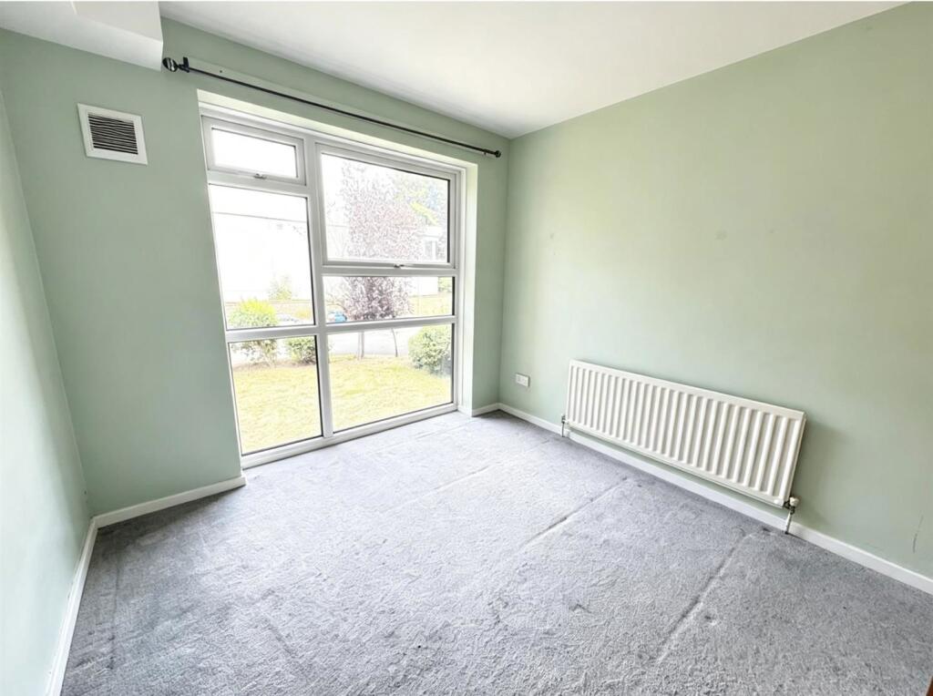 Apartment in Luton - View 5