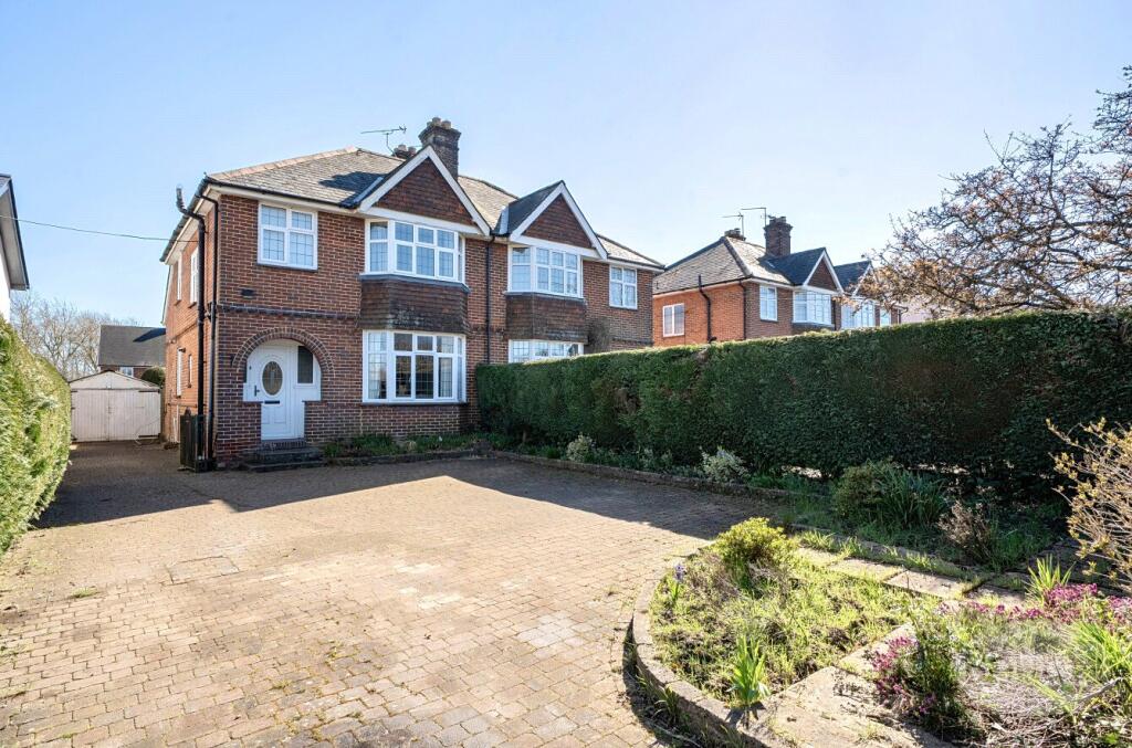 Main image of property: The Causeway, Petersfield, Hampshire, GU31