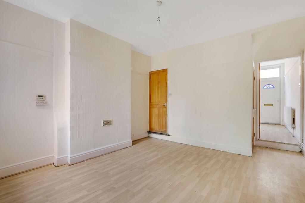 House in Nottingham, Nottinghamshire - View 5
