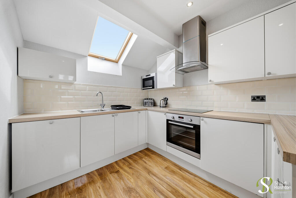 Apartment in Knutsford, Cheshire East - More