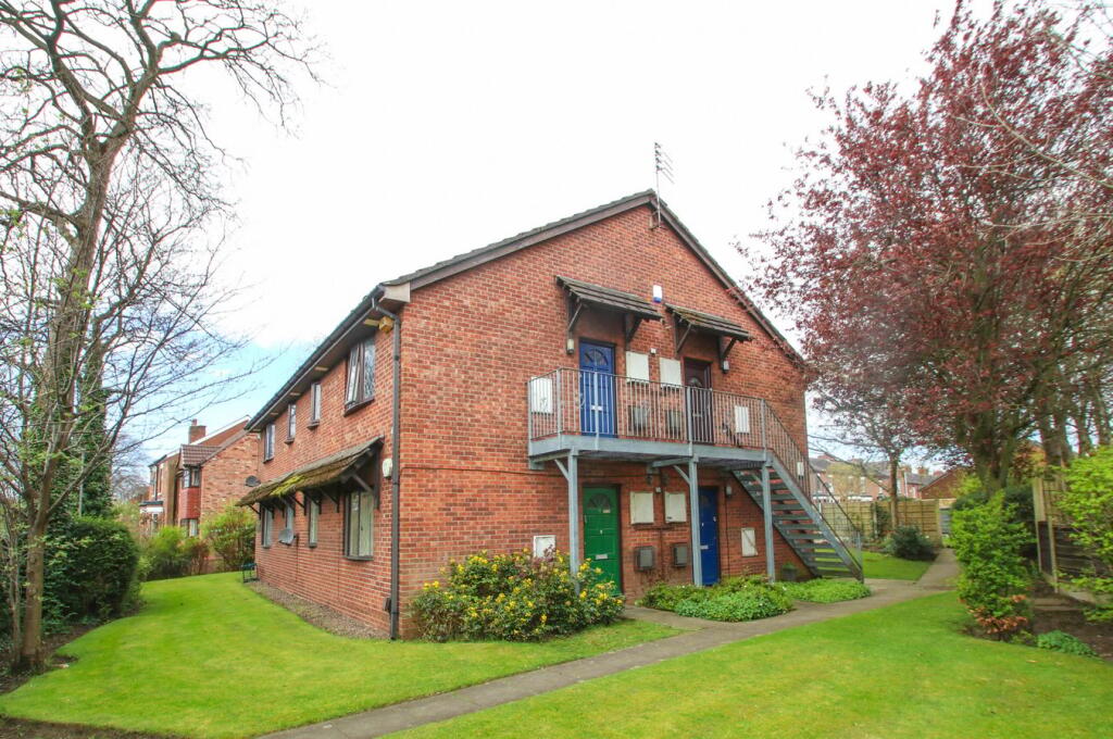 Main image of property: Stretford Road, Urmston, Manchester, M41