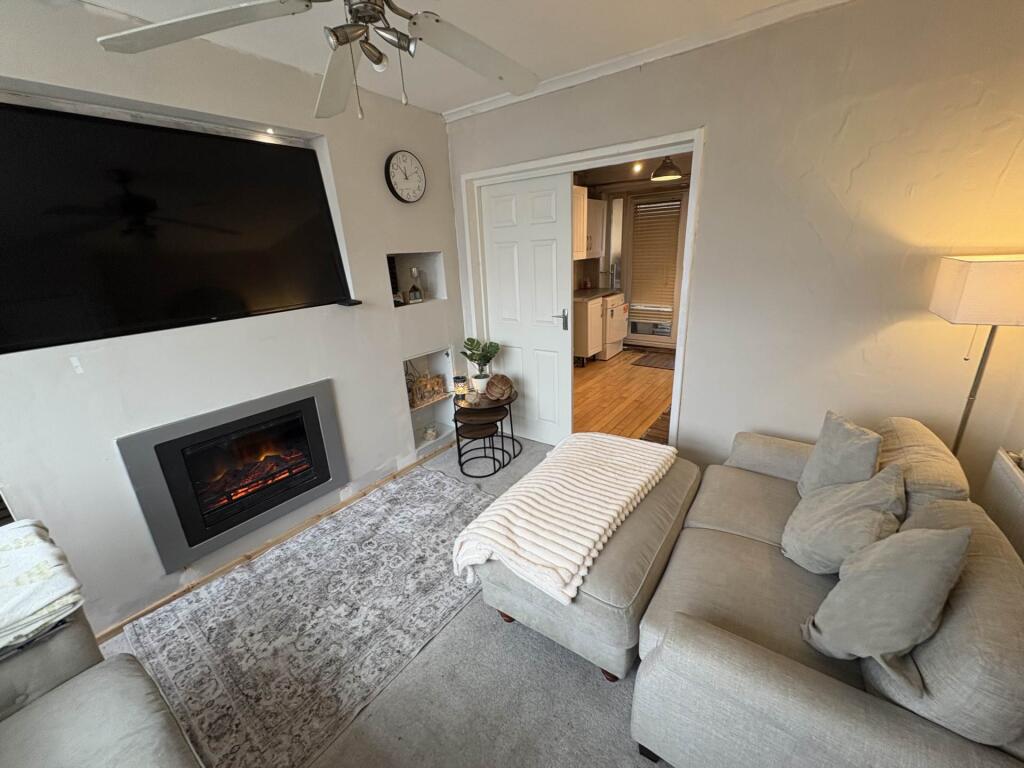 47 Kingston Avenue, Oldham, OL9 8LL photo 3