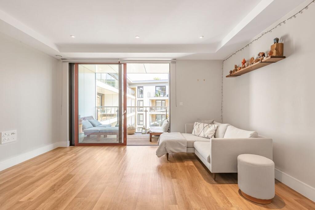 Main image of property: Knaresborough Drive, Earlsfield, London, SW18