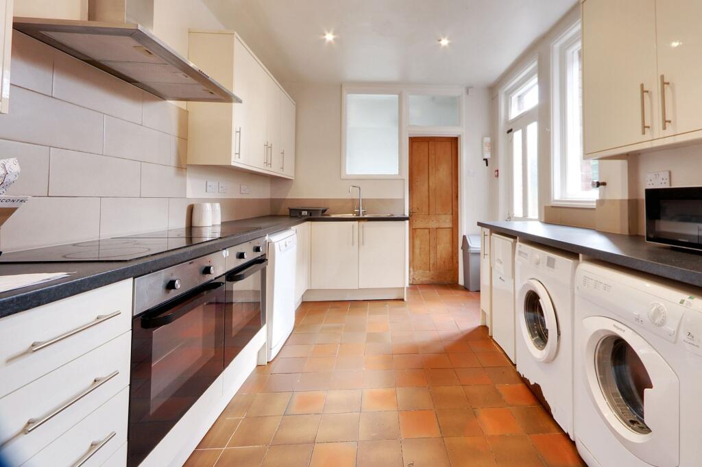 House in Exeter - View 5