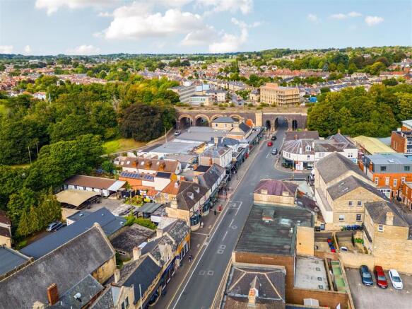 7 The Bridge, Chippenham, Wiltshire, SN15 1HA | Fr