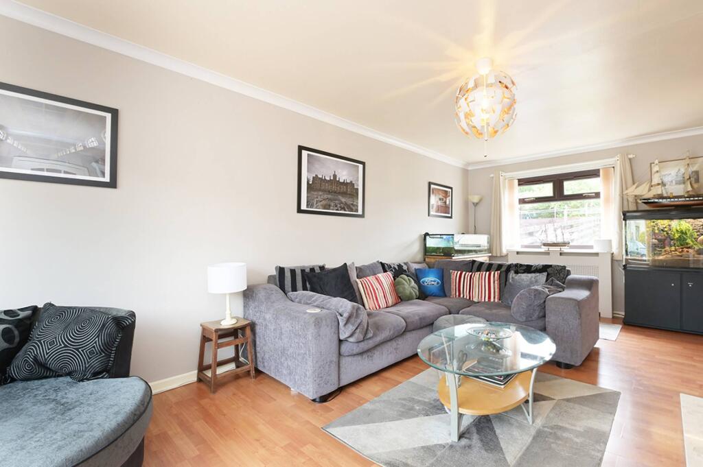 House in Brightons, Falkirk - View 4