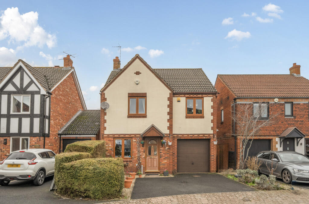 4-bed detached on Graylag Crescent, Walton Cardiff, Tewkesbury, £410,000