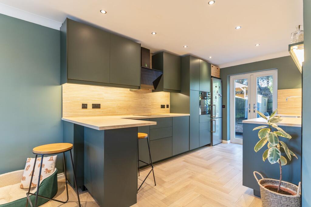 House in Newport - View 5
