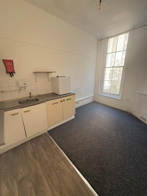 Apartment in Bournemouth, Lansdowne - View 3