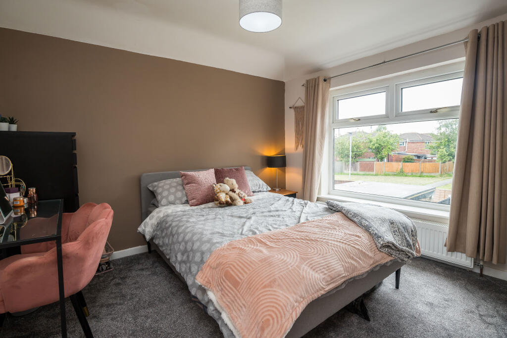 Hallfield Drive, Chester, CH2 4PD - Więcej