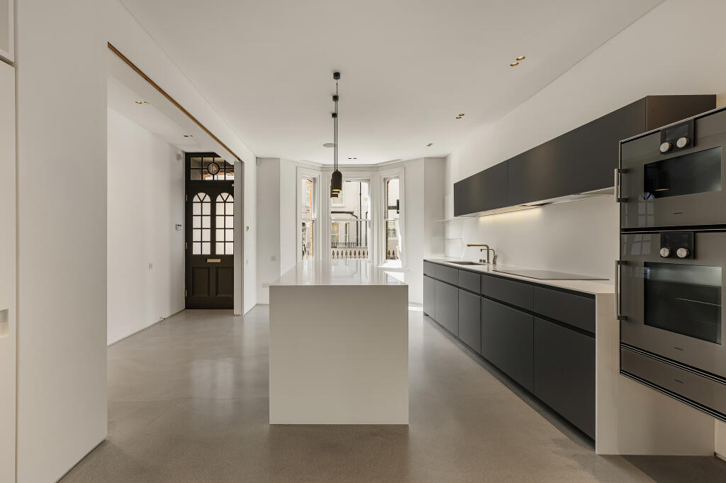 House in London - View 3