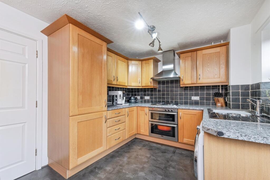 House in Milton Keynes, Monkston, Kents Hill, Monkston and Brinklow - View 4