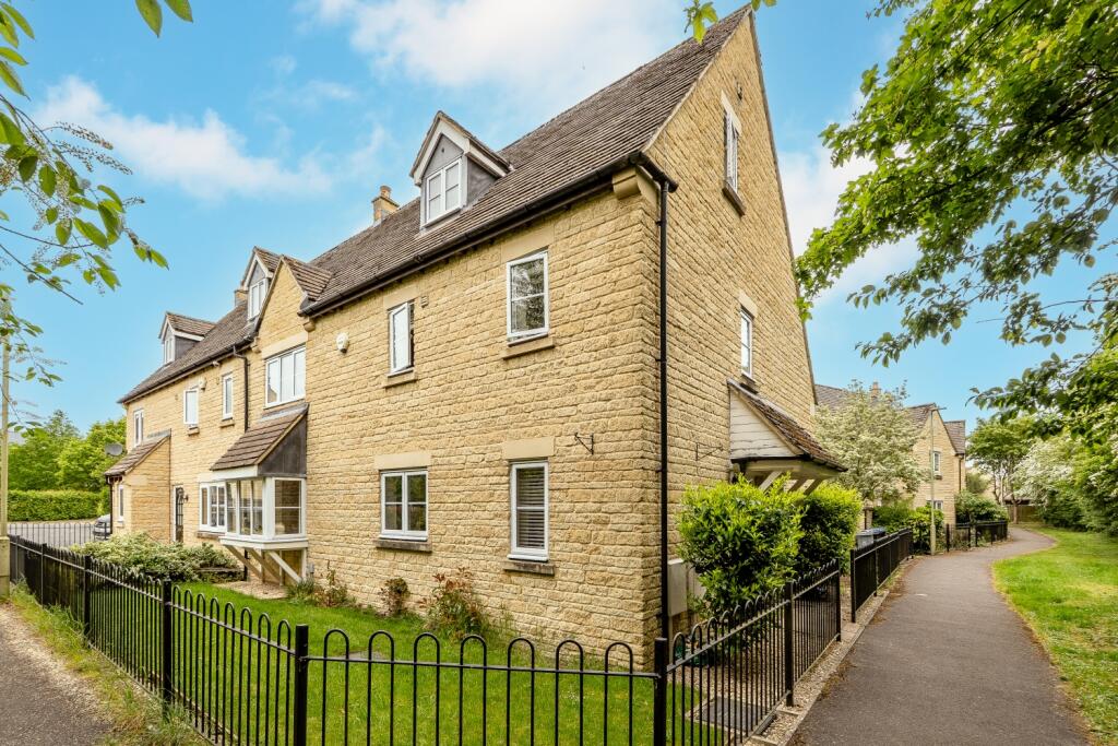 Main image of property: Oaks Meade, Carterton, Oxfordshire, OX18