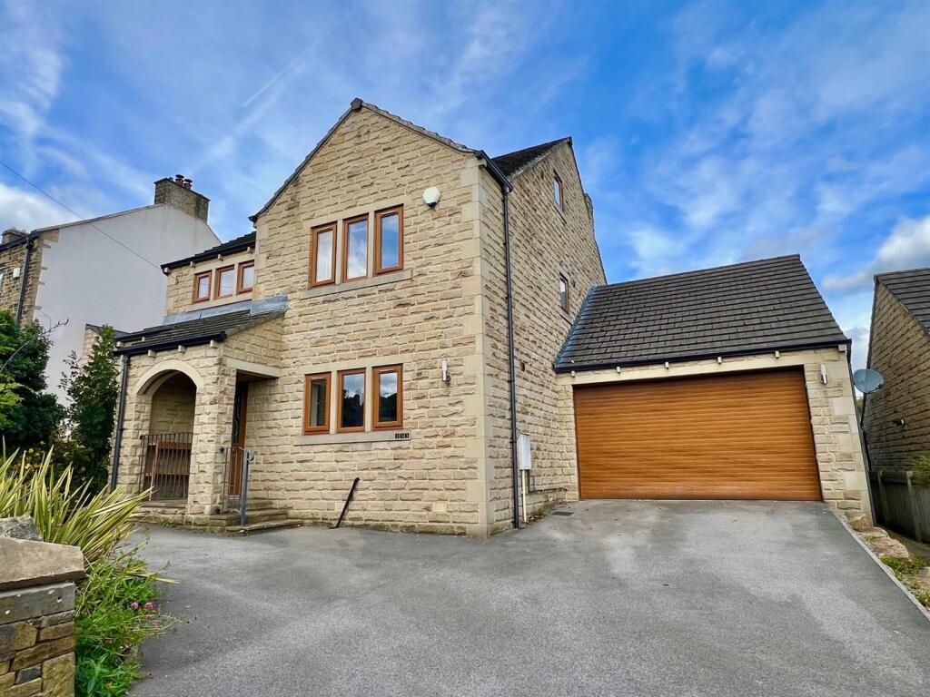 Studio house on Yew Tree Road, Birchencliffe, Huddersfield, £595,000