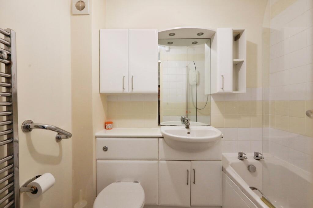 Apartment in Worcester - More