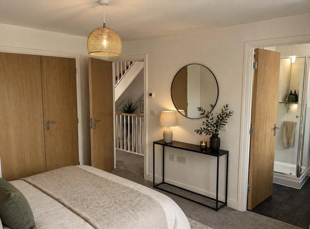 House in Gloucester - View 5
