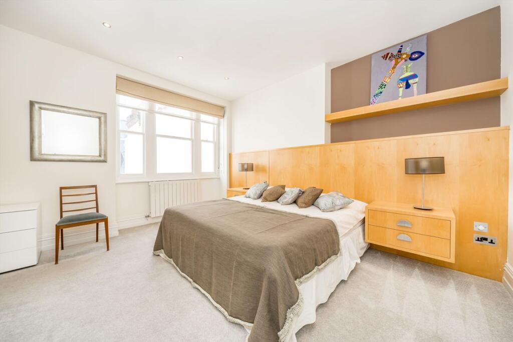 Apartment in London - More