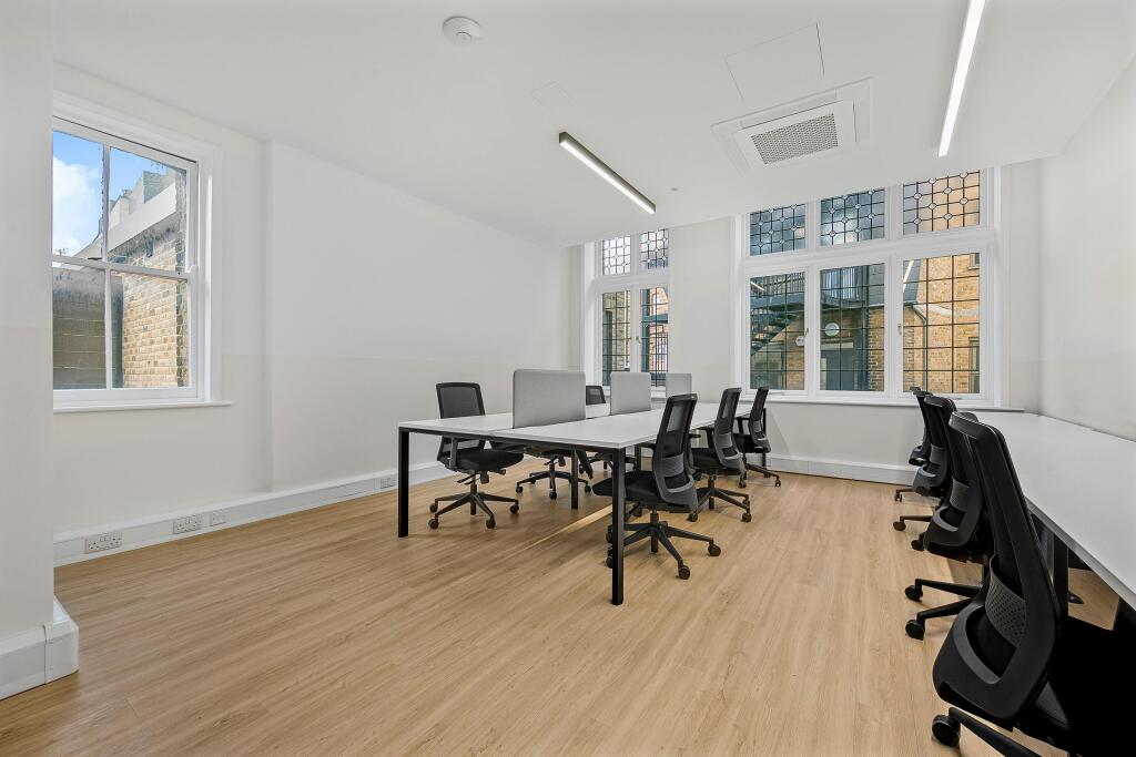OFFICE7.jpg