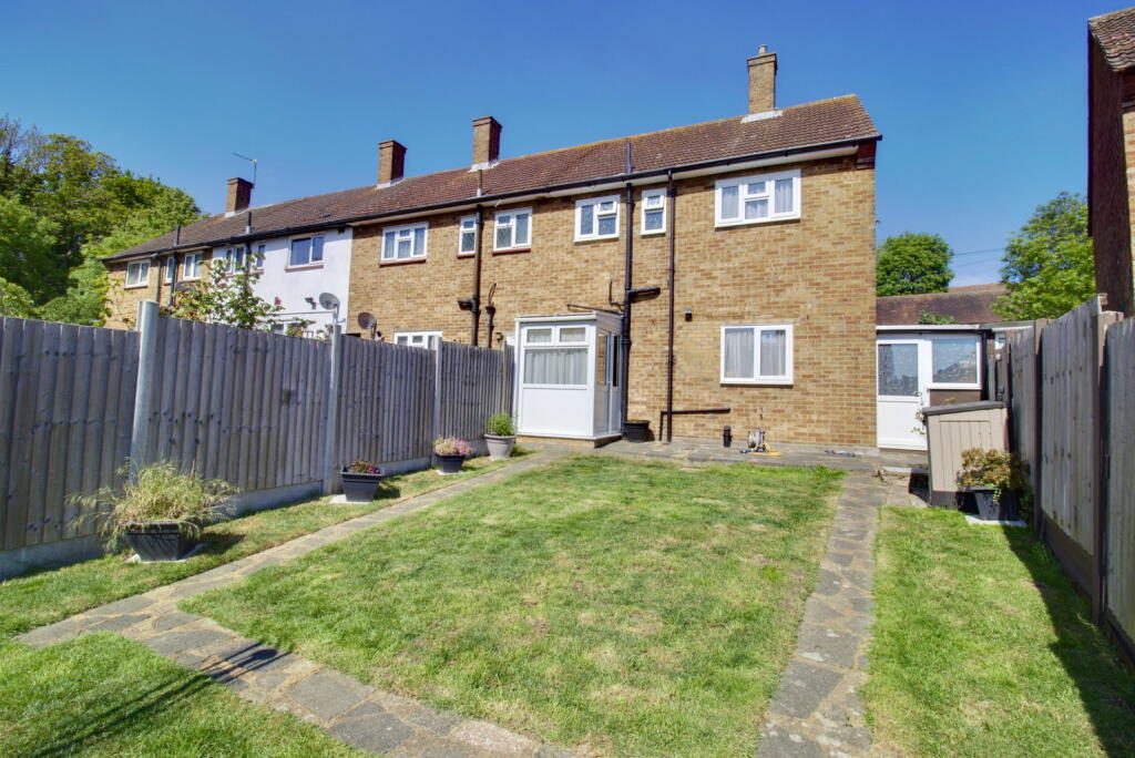 Redcar Road, Romford, RM3 9PT photo 4