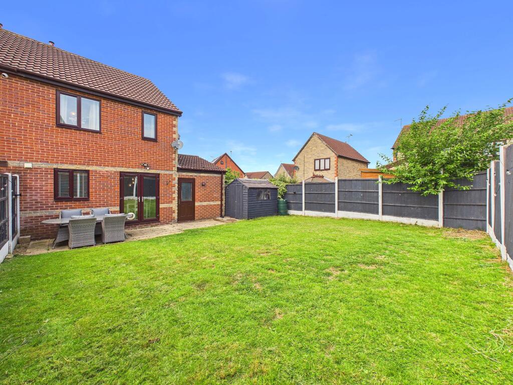 Hunters Drive, Dinnington, S25 photo 4