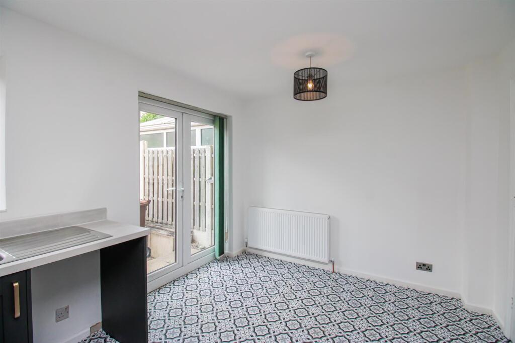 House in Wakefield, West Yorkshire - View 3