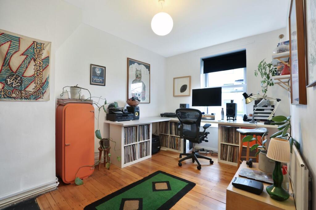 Apartment in London - More
